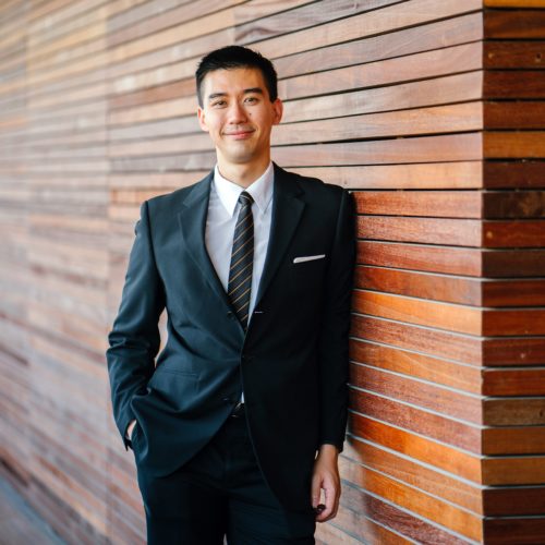 anzug-business-drinnen-937481 anzug-business-drinnen-937481